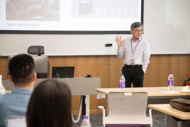 Professor Zhong-Ping Jiang Explores the Intersection of RL and Control for Real-Time Decision Making